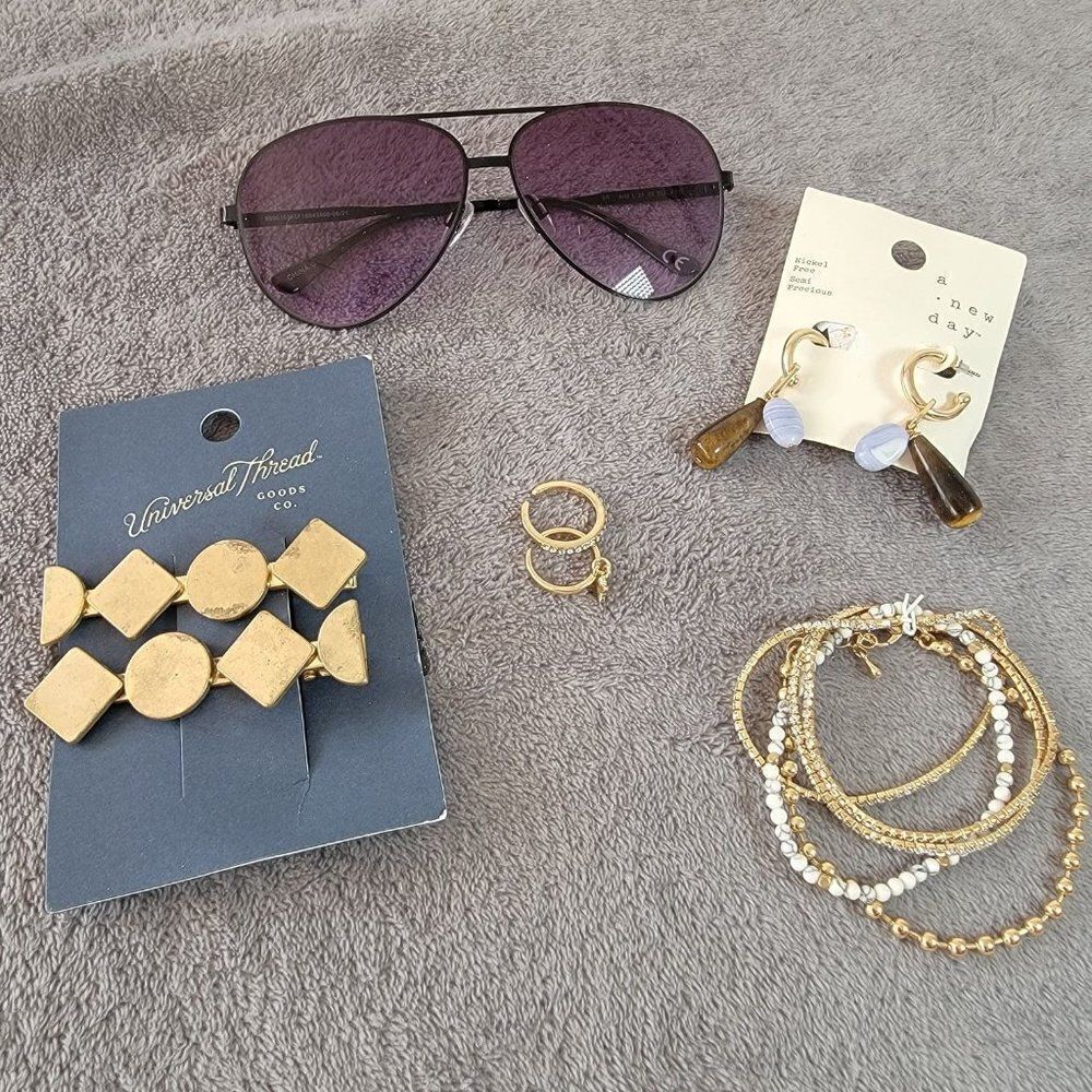 Wild Fable Universal Thread A New Day Womens Gold Jewelry Set And Sunglasses